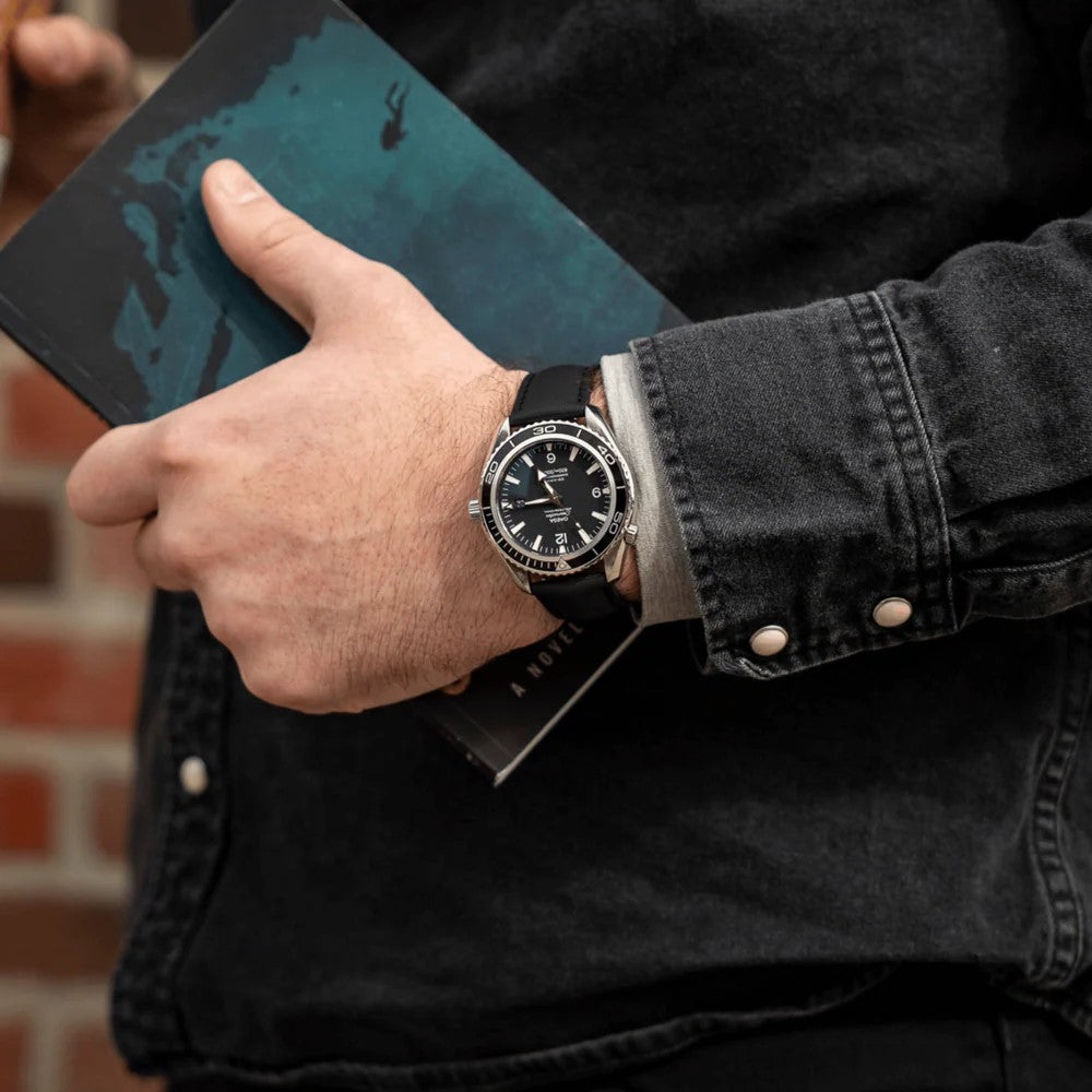 Artem Loop-Less HydroFlex Dark Matter Black Sailcloth Watch Strap | Holbens