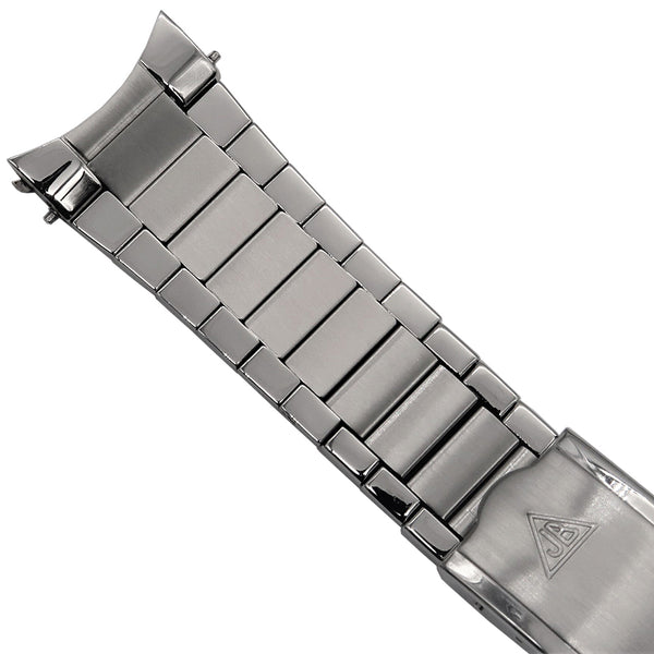 IN-DEPTH: the Drive de Cartier Extra Flat in steel — driving the value  proposition